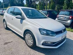 Bianco Usata 2017 VW Polo Comfortline Tre volumi | 11.900 € (Buon prezzo)