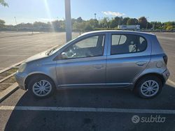 Usata 2003 Toyota Yaris Tre volumi | 650 € (Super prezzo)