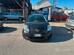 Grigio Usata 2006 Toyota Yaris Sol Tre volumi | 4890 € (Molto cara)