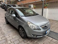 Grigio Usata 2010 Opel Corsa Edition Due volumi | 2650 € (Ottimo prezzo)