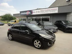 Nero Usata 2010 Peugeot 207 Tre volumi | 4500 € (Buon prezzo)