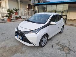 Bianco Usata 2015 Toyota Aygo Due volumi | 7200 € (Buon prezzo)