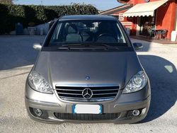 Grigio Usata 2006 Mercedes A180 Tre volumi | 3500 €