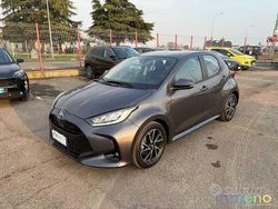 Grigio Usata 2022 Toyota Yaris Hybrid Trend Due volumi | 18.290 € (Buon prezzo)