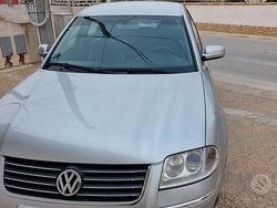 Grigio Usata 2002 VW Passat Tre volumi | 2600 €