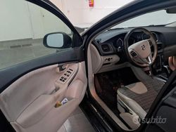 Nero Usata 2017 Volvo V40 Station wagon | 9900 € (Buon prezzo)