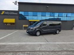 Grigio cometa metallizzato Usata 2023 Renault Trafic Monovolume | 25.900 € (Molto cara)