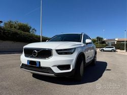Bianco Usata 2019 Volvo XC40 Momentum SUV | 22.900 € (Ottimo prezzo)