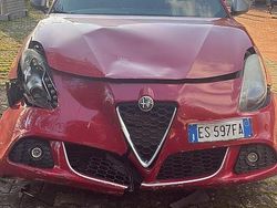 Rosso Usata 2013 Alfa Romeo Giulietta Due volumi | 2500 €
