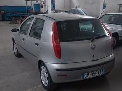 Grigio Usata 2004 Fiat Punto Due volumi | 950 € (Ottimo prezzo)