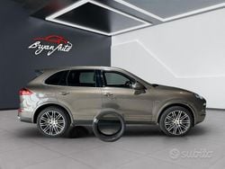 Marrone Usata 2016 Porsche Cayenne SUV | 37.500 € (Molto cara)