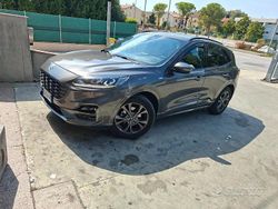 Grigio Usata 2022 Ford Kuga SUV | 19.500 € (Buon prezzo)