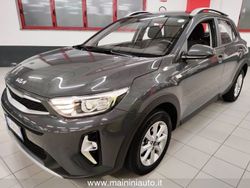 Grigio Usata 2022 Kia Stonic Play SUV | 16.400 € (Buon prezzo)