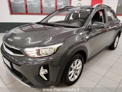 Grigio Usata 2022 Kia Stonic Play SUV | 16.800 € (Buon prezzo)
