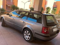 Grigio Usata 2002 VW Passat Tre volumi | 2000 €