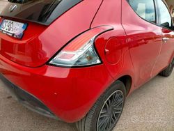 Rosso Usata 2024 Lancia Ypsilon Due volumi | 13.600 € (Buon prezzo)