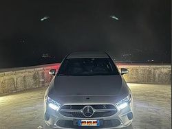 Grigio Usata 2019 Mercedes A180 Business Tre volumi | 18.900 € (Ottimo prezzo)