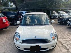 Bianco Usata 2010 Mini Cooper Due volumi | 5500 €