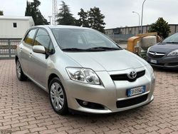 Grigio Usata 2010 Toyota Auris Sol Tre volumi | 5600 € (Buon prezzo)