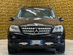 Nero Usata 2006 Mercedes ML320 SUV | 7400 € (Buon prezzo)