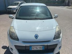 Usata 2010 Renault Clio II Due volumi | 1550 € (Buon prezzo)