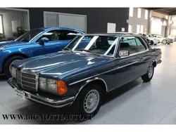 Blu/azzurro(met.) Usata 1978 Mercedes 280 Tre volumi | 39.000 €