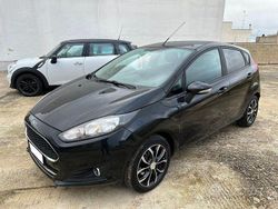 Nero Usata 2015 Ford Fiesta Tre volumi | 6900 € (Buon prezzo)