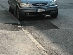 Grigio Usata 2004 Opel Zafira Monovolume | 900 € (Super prezzo)
