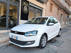 Bianco Usata 2011 VW Polo Comfortline Tre volumi | 6500 € (Buon prezzo)