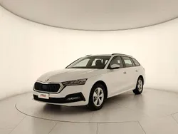 Bianco Usata 2023 Skoda Octavia Ambition Station wagon | 23.655 € (Buon prezzo)