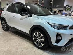 Bianco Usata 2018 Kia Stonic SUV | 14.400 € (Cara)