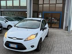 Bianco Usata 2010 Ford Fiesta Titanium Tre volumi | 2500 € (Super prezzo)