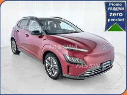 Rosso/nero Usata 2023 Hyundai Kona SUV | 23.600 € (Buon prezzo)