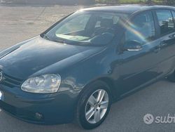 Blu Usata 2005 VW Golf V Tre volumi | 4100 € (Molto cara)