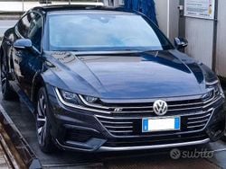 Grigio Usata 2019 VW Arteon R-line Tre volumi | 26.000 € (Buon prezzo)