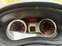 Usata 2007 Renault Clio II Tre volumi | 1500 € (Buon prezzo)