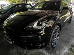 Nero Usata 2019 Porsche Cayenne SUV | 65.000 € (Molto cara)