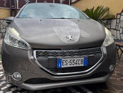 Grigio Usata 2013 Peugeot 208 Business-Line Due volumi | 4950 € (Super prezzo)