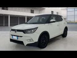 Bianco metallizzato Usata 2017 Ssangyong Tivoli SUV | 10.900 € (Buon prezzo)