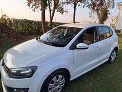 Bianco spino Usata 2012 VW Polo Trendline Tre volumi | 5700 € (Ottimo prezzo)