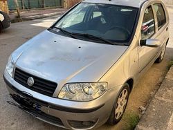 Grigio Usata 2006 Fiat Punto Due volumi | 1299 € (Ottimo prezzo)