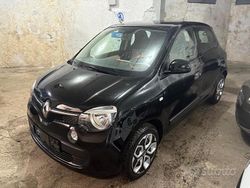 Nero Usata 2015 Renault Twingo Life Due volumi | 5999 € (Buon prezzo)