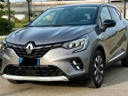 Grigio Usata 2024 Renault Captur Techno SUV | 18.490 € (Buon prezzo)