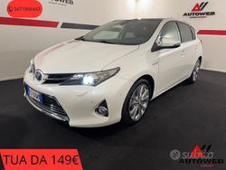 Bianco Usata 2013 Toyota Auris Hybrid Lounge Tre volumi | 10.700 € (Cara)