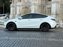 Usata 2024 Tesla Model Y SUV | 41.800 € (Buon prezzo)