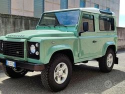 Verde Usata 2014 Land Rover Defender SUV | 43.900 €