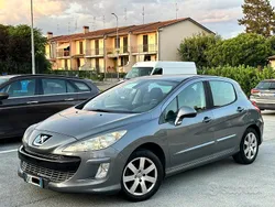 Usata 2009 Peugeot 308 Premium Tre volumi | 2900 € (Buon prezzo)