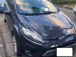 Grigio Usata 2010 Ford Fiesta Tre volumi | 1200 € (Super prezzo)