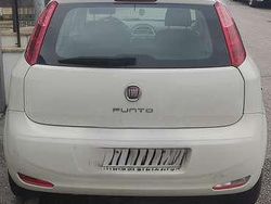 Bianco Usata 2016 Fiat Punto Young Tre volumi | 6000 € (Ottimo prezzo)