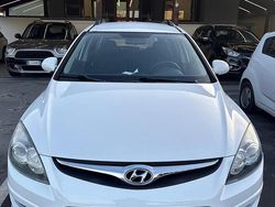 Bianco Usata 2011 Hyundai i30 Tre volumi | 3800 € (Buon prezzo)